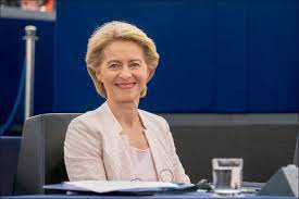 Pussy Cat, Pussy Cat… A Leyen can look at a king.